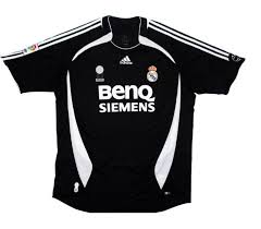 CAMISETA RETRO REAL MADRID 06/07